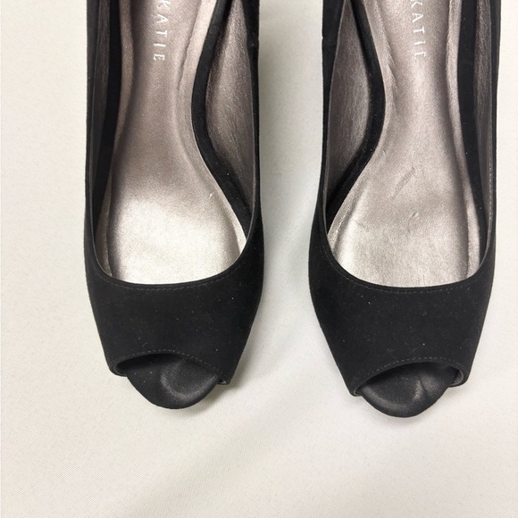 Kelly and Katie Elegant Black faux suede Peep-Toe Heels 9 - Picture 3 of 6
